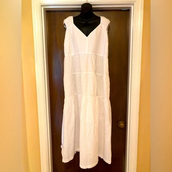 bridal dress v neck A-line V Neck Sleeveless Deep V Back Lace Tulle Wedding Dress